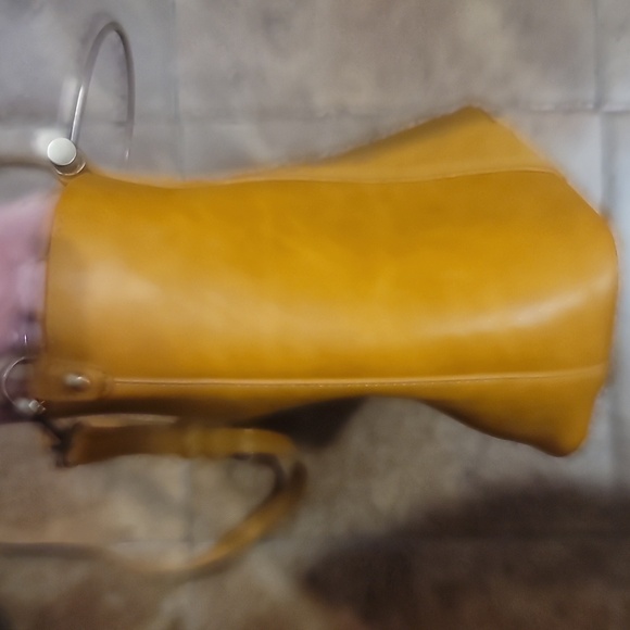 Madison west gold mustard vegan leather crossbody tote bag w coin purse nwot - Picture 11 of 12